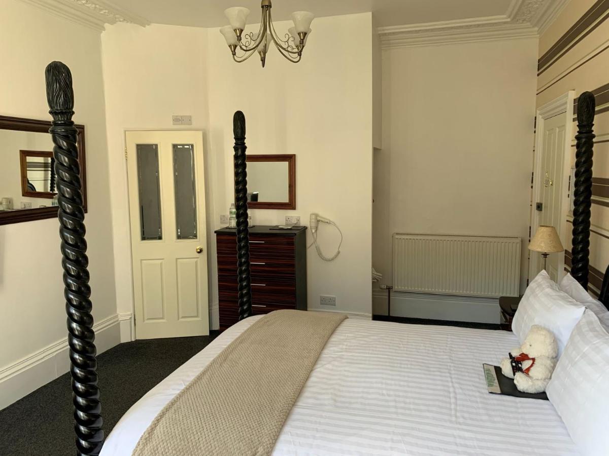 The Middleham Bed & Breakfast Whitby Exterior photo